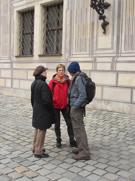 Deep in historical discussion with Margit and Cordela. 