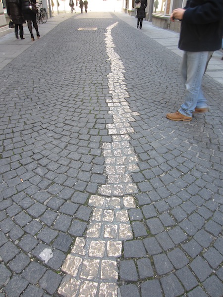 Levi’s picture of the Martyrs’ monument. 
