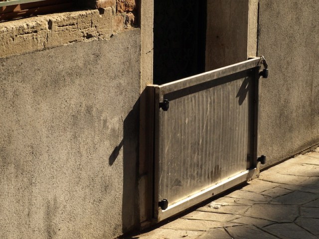 Flood door. The step of this doorway was about one and a half metres above sea level. 