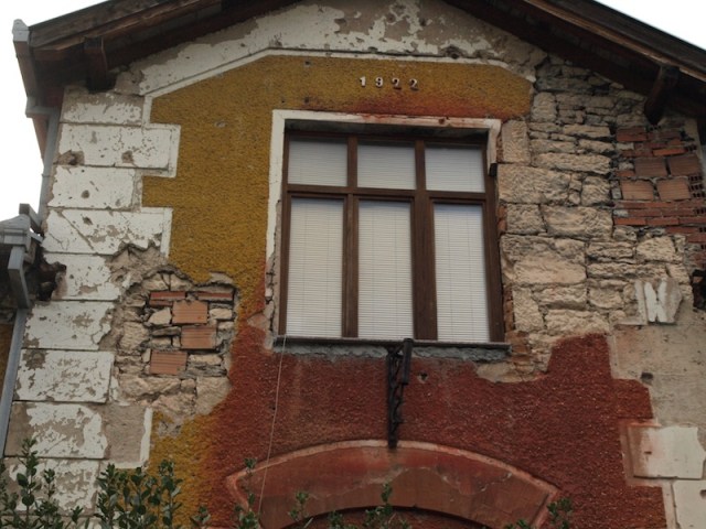 Try to imagine how this beautifully decorated house looked before the war. 