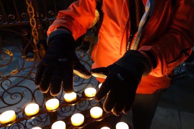 13 A'b warming hands#1