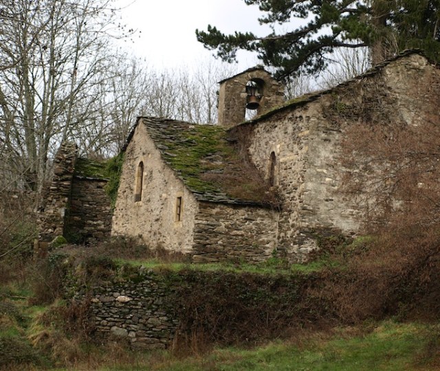 Ruins of a church in St Julien d’ Arpaon. 