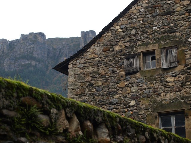A predominately basalt wall. An absolute gem with an imposing backdrop. 