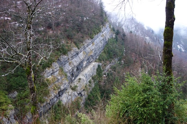 Gorges de Flumen on the road to Monts-Jura.