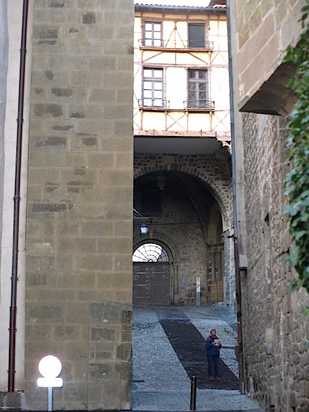 Bev trying to get a handle on where we were in the maze of Le Puy passageways. 