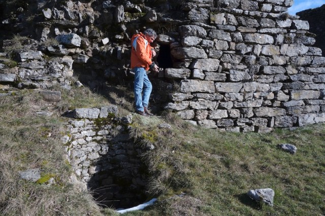 The castle well behind the kitchen. 
