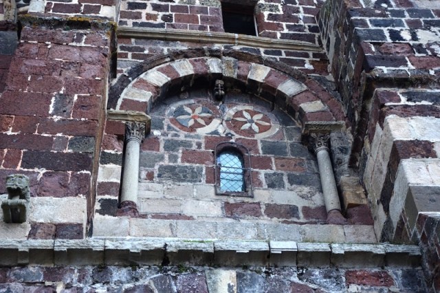 Awesome. Enlarge this one and enjoy every stone. 