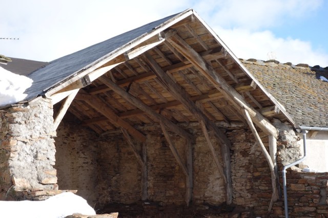 A well-engineered timber cartport. 