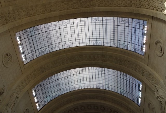 The magnificent glass roof of the terminus. 
