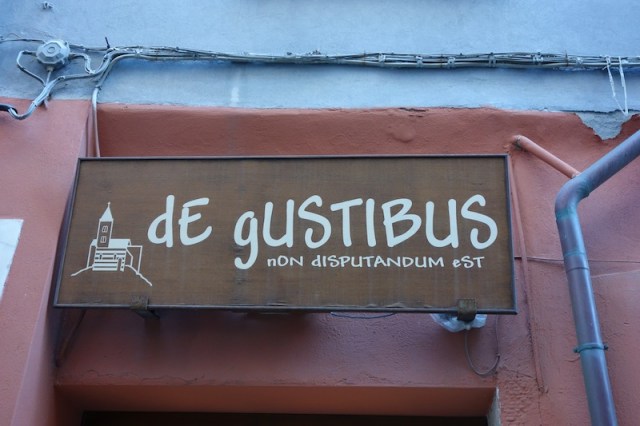 Café sign. Great lettering style. From the cultural dictionary ‘de gustibus non disputandum est’ translates literally as ‘in matters of taste there is no dispute’. 