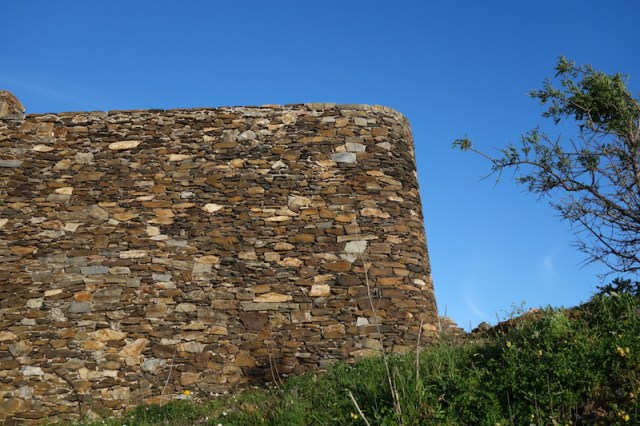 Detail of the random rubble wall. Beautifully executed.