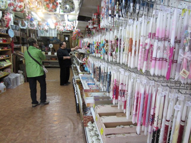George explaining to Bev the ins and outs of candle making and selection. 