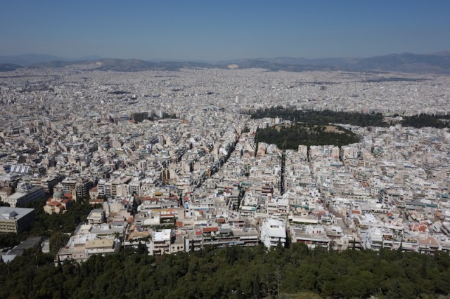 Pixilated Athens. A mono specific landscape housing 3.25 million people. 