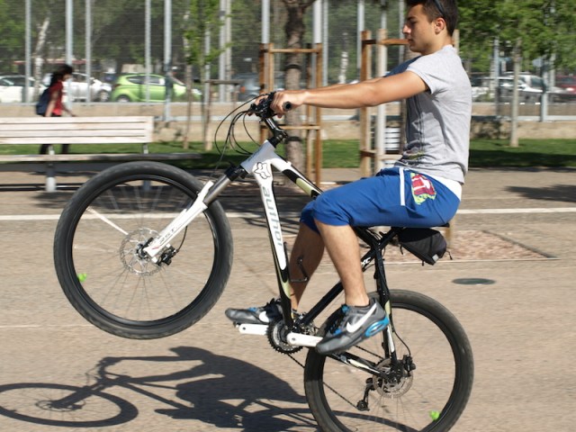 Reducing tyre friction