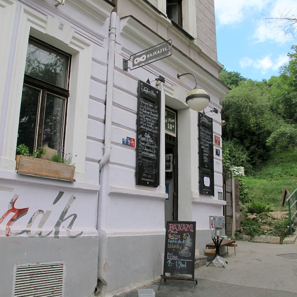 (5). Bajkazyl café/bike shop. 