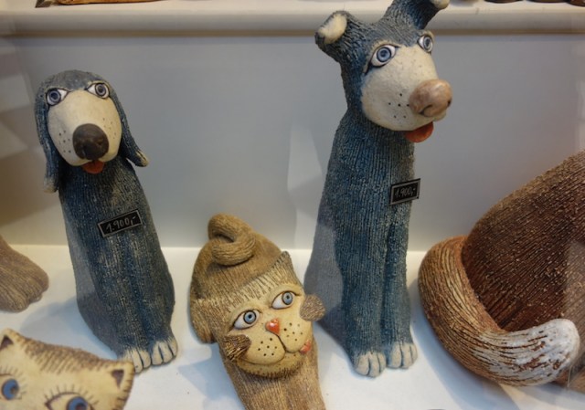 A couple of dogs and a cat. 