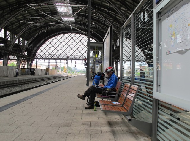 The two hour wait on Dresden station, a good opportunity to write. 