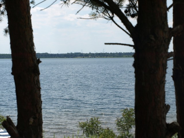 Around the foreshores of Grabendorfer See. On the horizon there are wind-powered generators. It’s good to see new energy-producing sources pushing out the old brown coal power stations. 