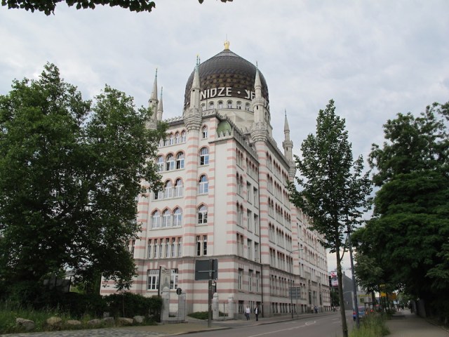 The Yenidze cigarette factory. 