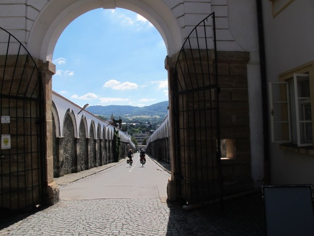 Well defended ride back to the earthly pleasures of Decin.