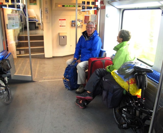 On the train from Bad Schandau to Dresden we met Seve. 