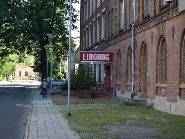 The entrance to the Plastinarium. 