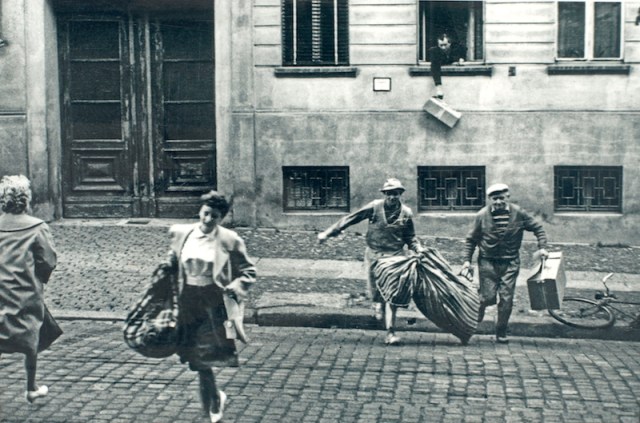 People escaping from east to west through an apartment during the days of early partition. 