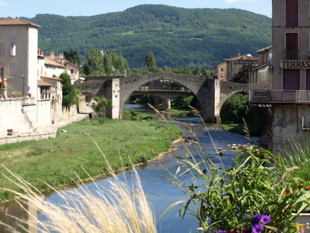 The old and the new bridges over the Sorgues River, St Affrique The river is fed by an underground spring.