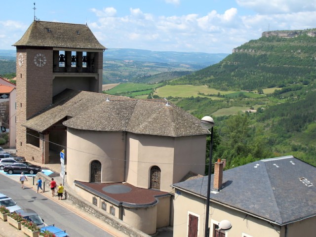 Roquefort scenery. The caves are located in cliff faces similar to the cliffs on the right horizon.