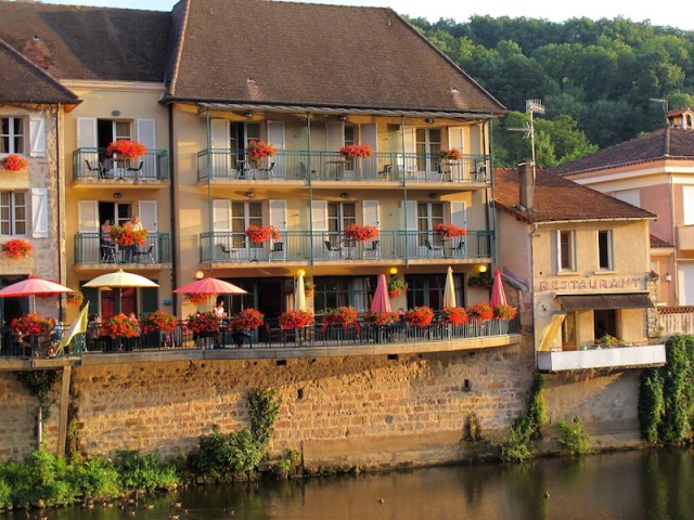Hotel with verandas on the River Cele, Figeac.