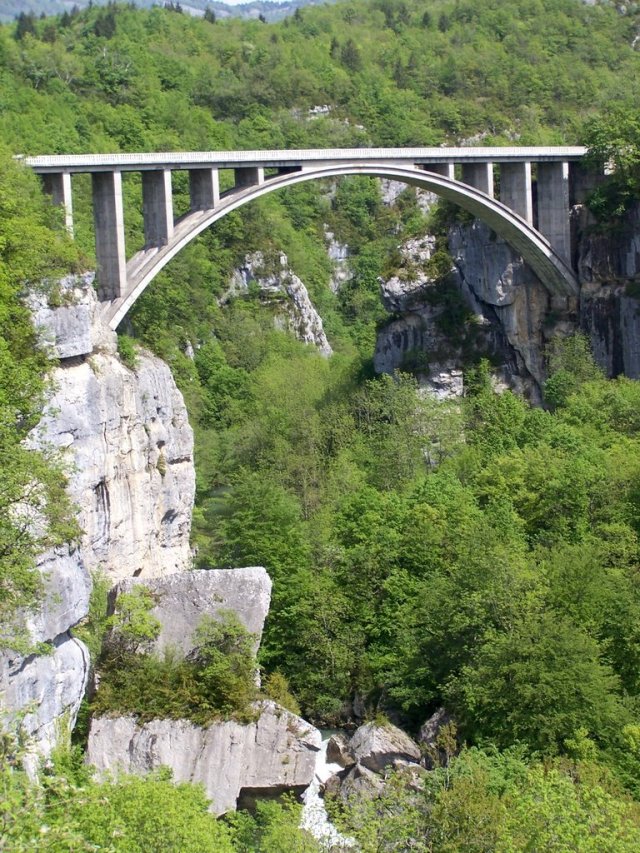 The concrete replacement, built in 1954. Image from: Skyscrapercity.com