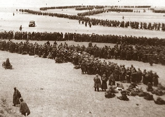 Troops waiting evacuation. Image credit: from www.warhistoryonline.com