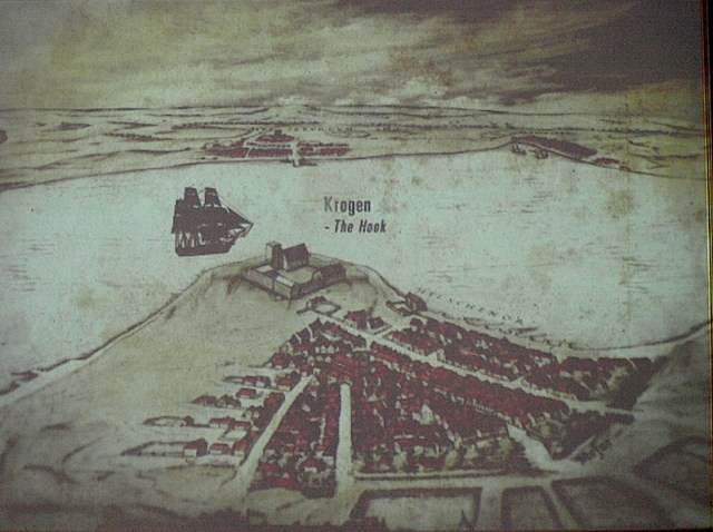 A sailing ship entering the sound. Castle Kronborg can be seen at the end of the peninsula. 