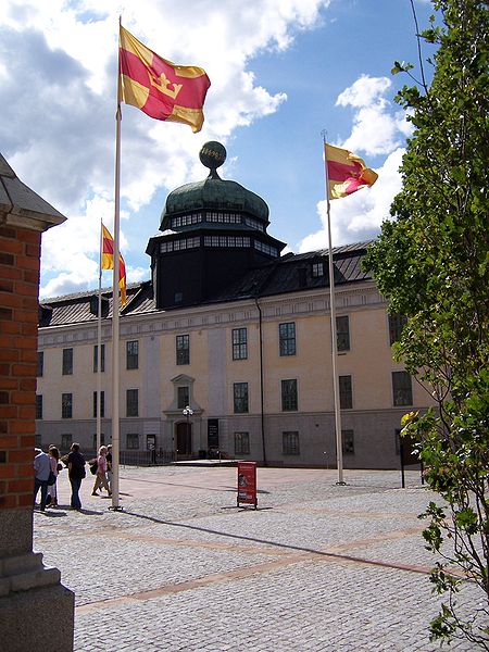 The Anatomical Theatre. The roof is swathed in copper and the sphere is a sundial. Image credit: Jungpionier via Wikipedia. 