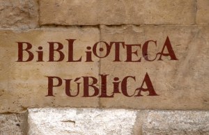 I do like the mixture of upper and lower case lettering. It has a certain creative style about it. 