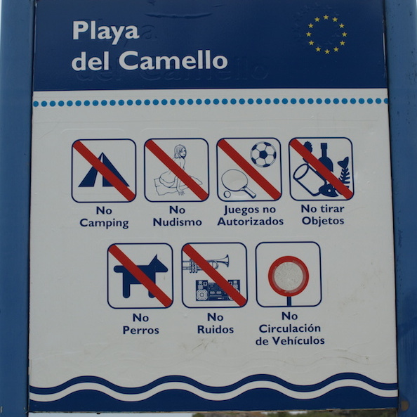 No nudismo as well as other things on the beach. 