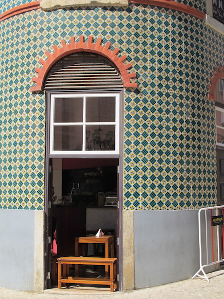 Attractive tiled façade of a Lisbon building.