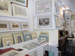 A corner in Grabados Mapas Antiguos shop. 