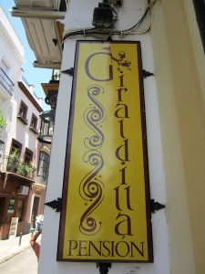 There is no missing the Giraldilla Hostel, it’s painted yellow. I love the twin l’s, writing two l’s next to each other like this saves space and is artistic. 
