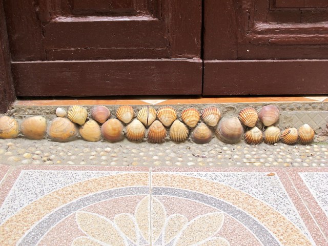 The decorated scallop shell step. 