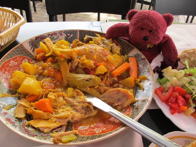 Tagine chicken with carrots. 