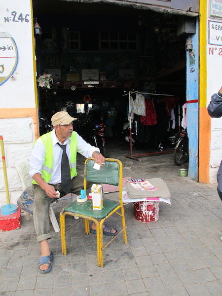 A cup of coffee is the price for a photo.