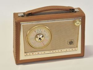 AWA Radiola transistor radio circa 1960. Image credit: Ipswich Antique Centre.