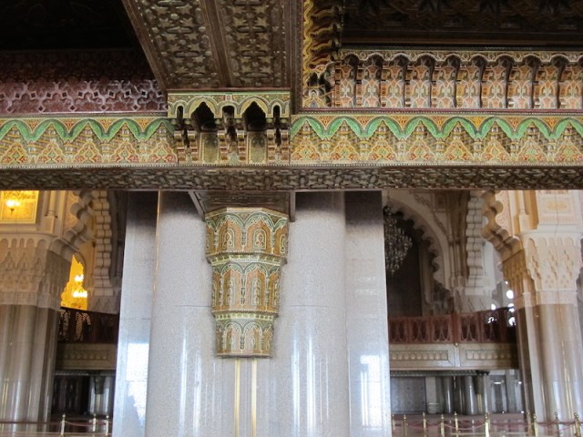 A close look at a portion of the ceiling. 