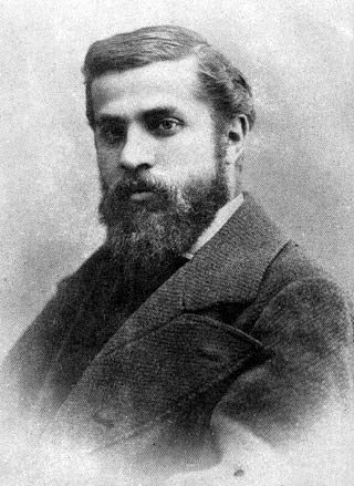 Antoni Gaudi at the age of 26. Prestigious photographer Adouard took this photograph in 1878. Image credit: Copyright free from Wikipedia.
