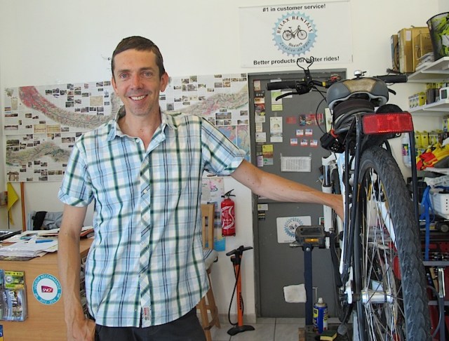 Bike shop owner Timo.