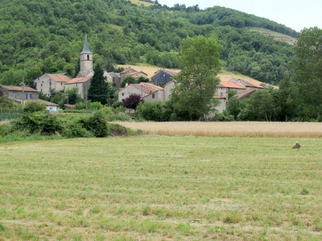 The village of Ouyre near Larry’s place. 