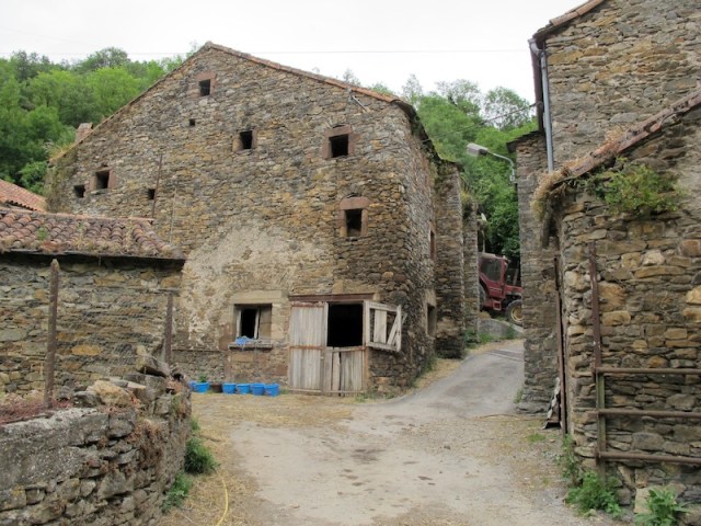 An old barn waiting conversion. These days barns like this one are being converted into very acceptable abodes. 
