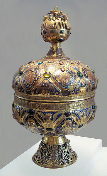 A Limoges enamel ciborium with champlevé enamel circa 1200. Image credit: World imaging via Wikipedia.