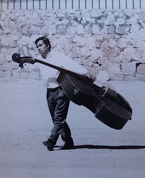 Taking a double bass for a walk in Mexico. 